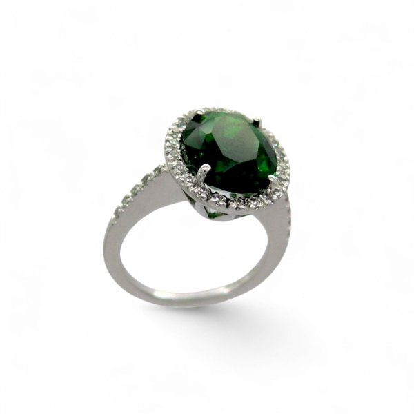 Anello contorno centro verde ovale in argento 925