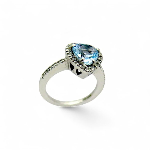 Anello cuore topazio azzurro e contorno in argento 925