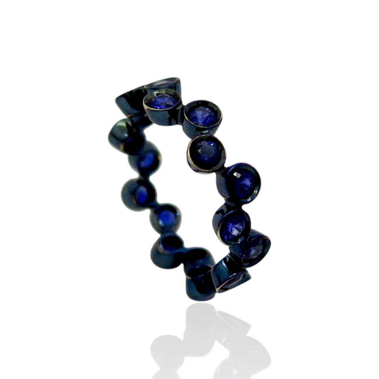 Anello fedina circolare zaffiri blu in oro 18 ct