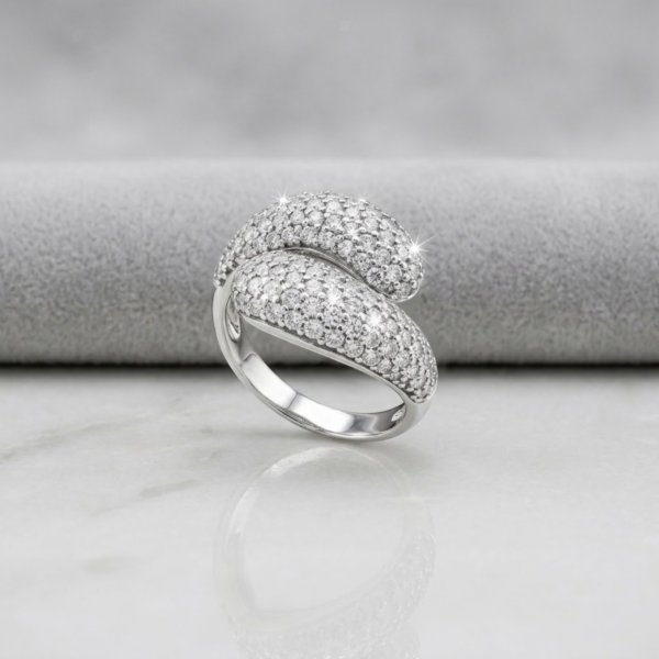 Anello pavè contrariè in oro 18 ct