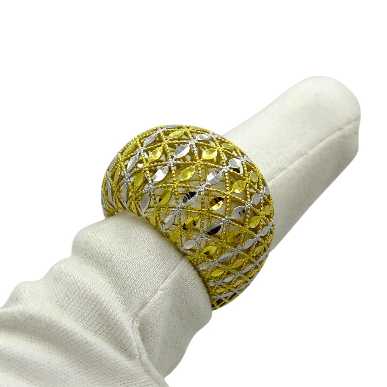 Anello traforato laser in oro 18 ct