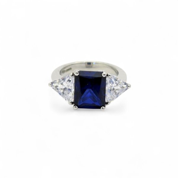 Anello centro blu in argento 925 e pietre triangolare