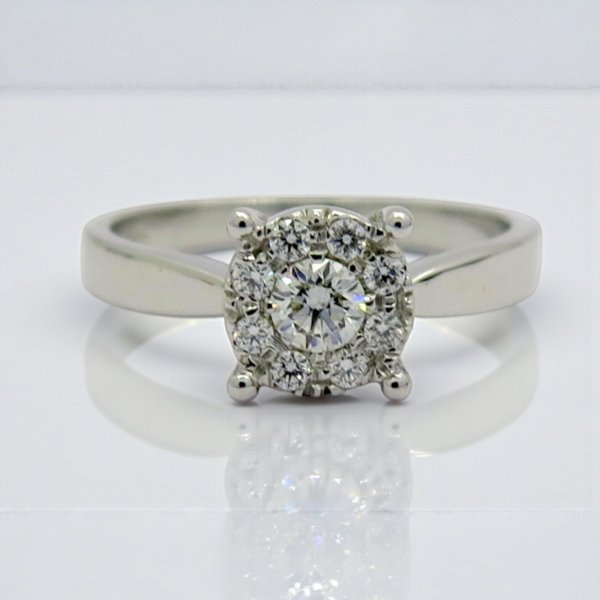 Anello solitario in oro e diamanti