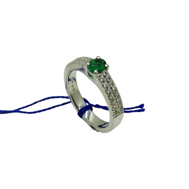 Anello centro verde in argento 925
