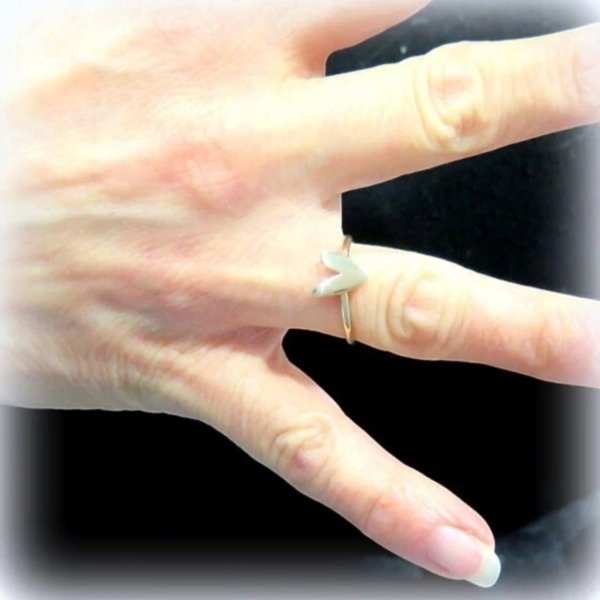 Anello cuore in oro giallo 18 ct