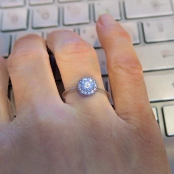 Anello di fidanzamento in oro bianco 18 ct e pietre