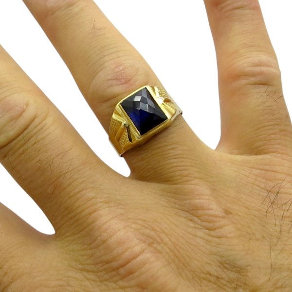 Anello uomo pietra blu in oro