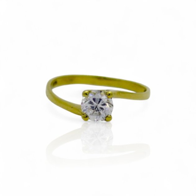 Anello solitario in oro giallo