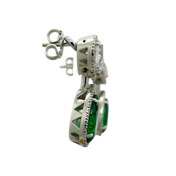 Orecchini pendenti goccia verde color smeraldo in argento 925
