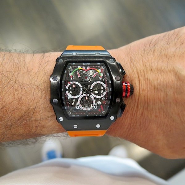 Orologio arcobaleno crono tonneau Zzero