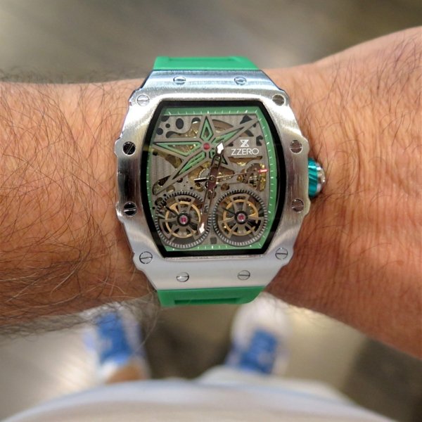 Orologio cassa acciaio tonneau automatico Zzero