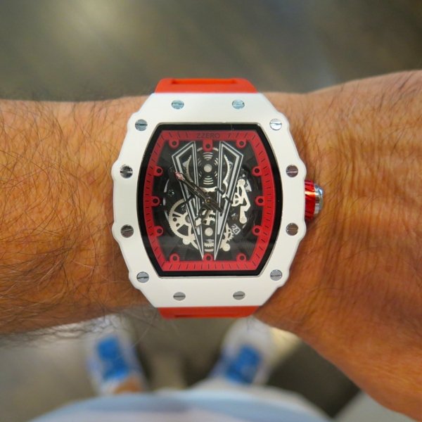 Orologio cassa bianca tonneau moda