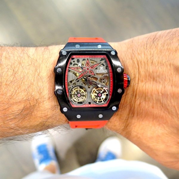 Orologio cassa nera tonneau automatico Zzero