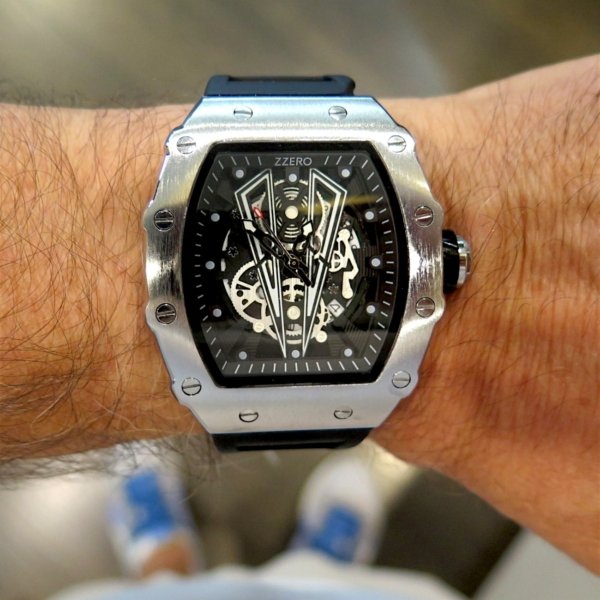 Orologio da polso Cassa tonneau in acciaio
