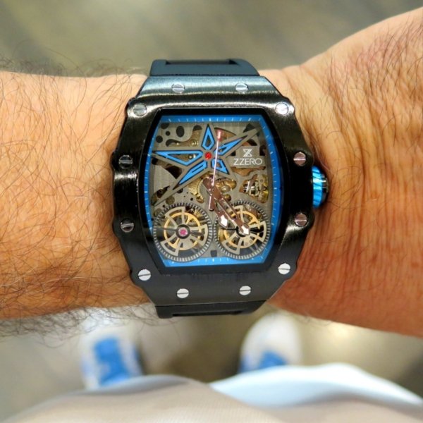 Orologio nero automatico tonneau Zzero
