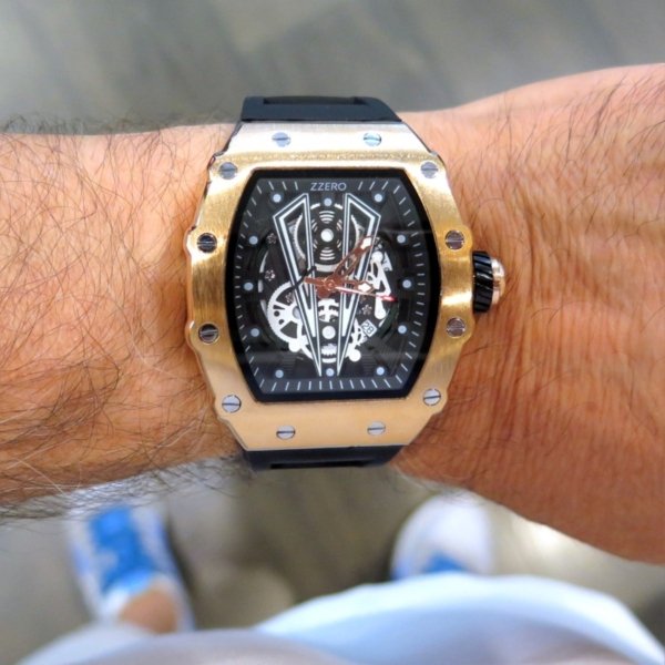 Orologio rosè cassa tonneau zzero