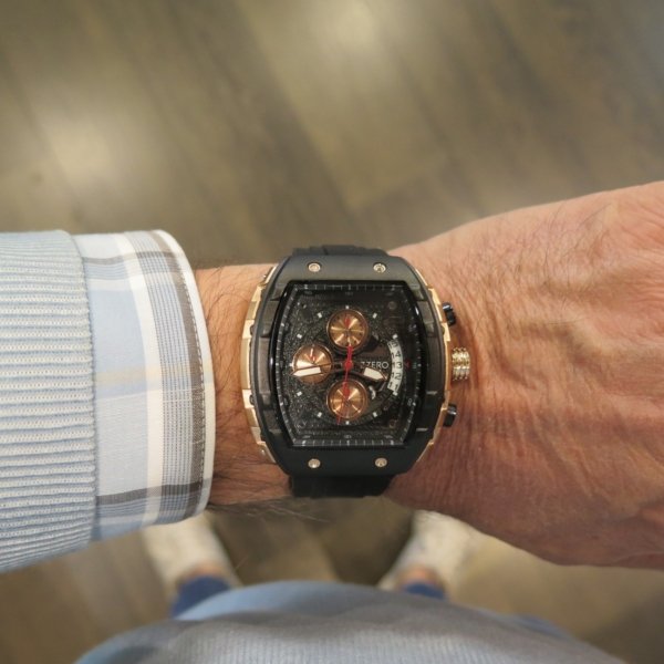Orologio black cassa tonneau zzero rosè