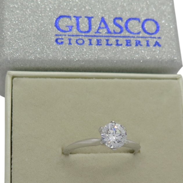 Anello fidanzamento solitario in oro bianco 18 ct