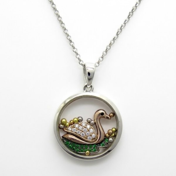 Ciondolo cigno con swarovski tra i due vetri in argento