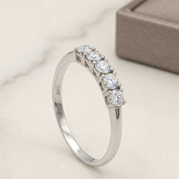 Anello riviera 5 pietre in oro bianco 18 ct