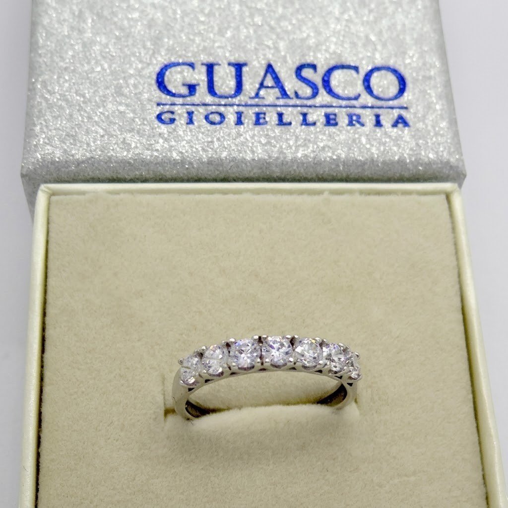Anello riviera in oro sette pietre