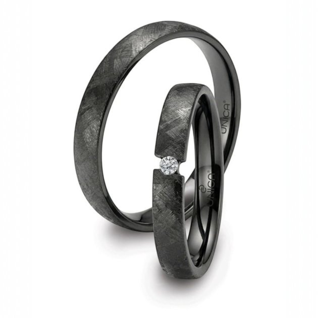 Fedi in zirconio nero graffiato ZF623