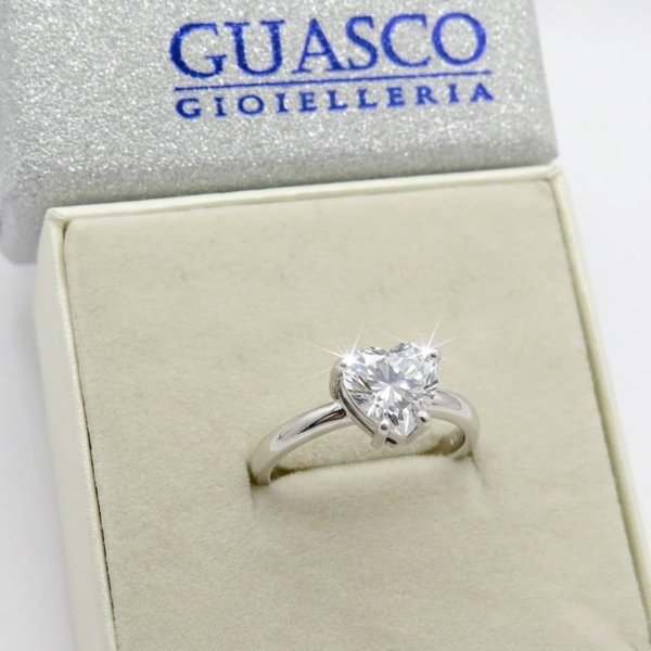 Anello centro cuore in argento 925