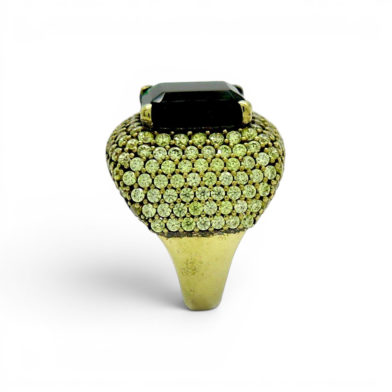 Anello dorato centro verde pietre gialle
