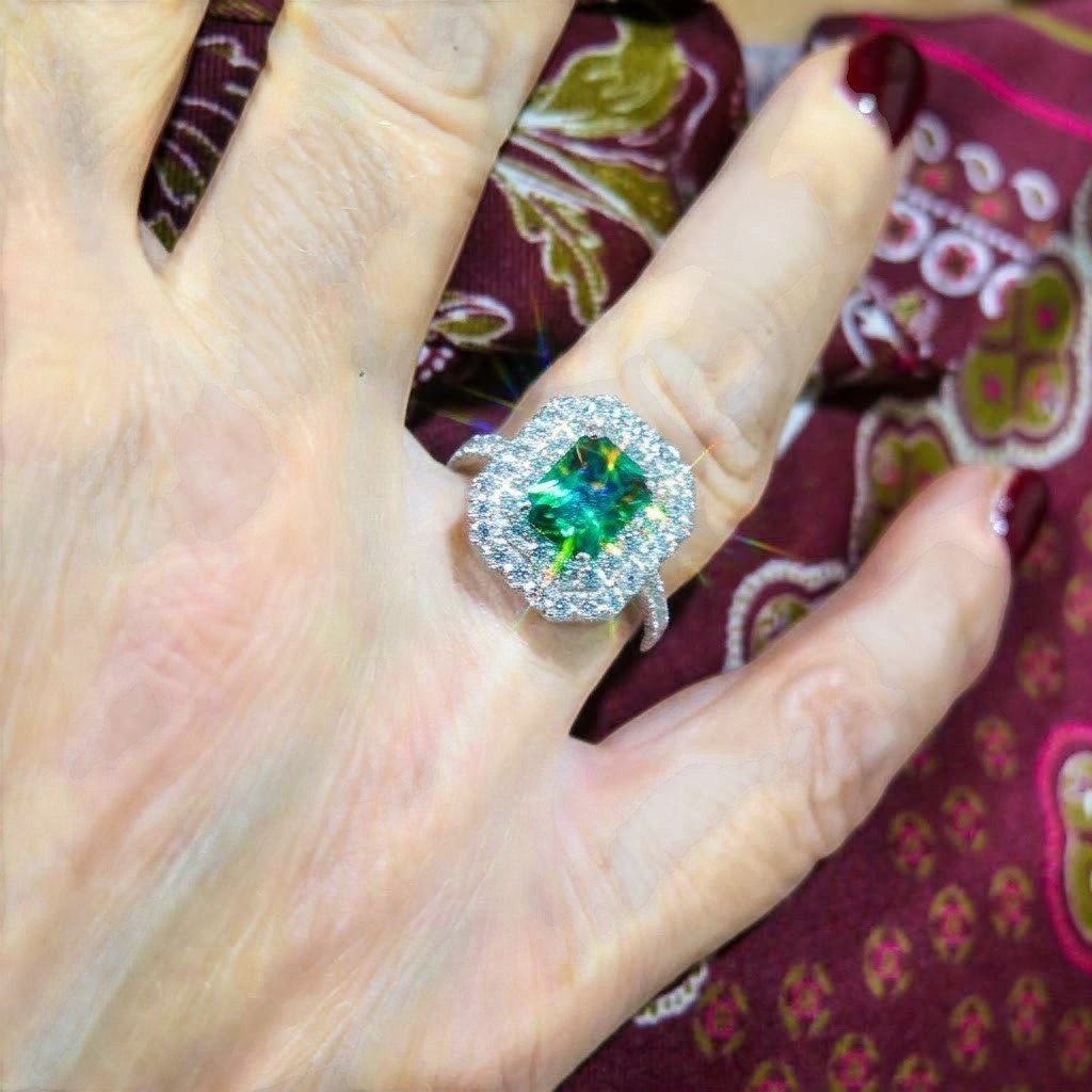 Anello doppio contorno centro verde Gioielleria in argento